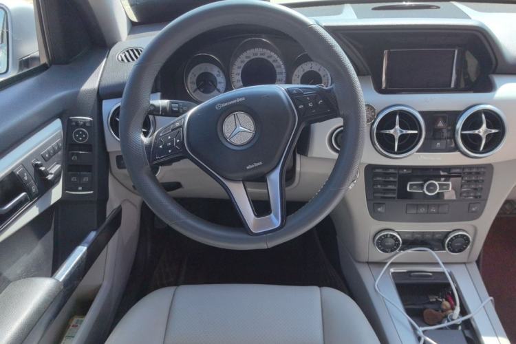 Used Mercedes-Benz GLK-Class 2013 GLK 300 4MATIC Dynamic Edition Steering Wheel