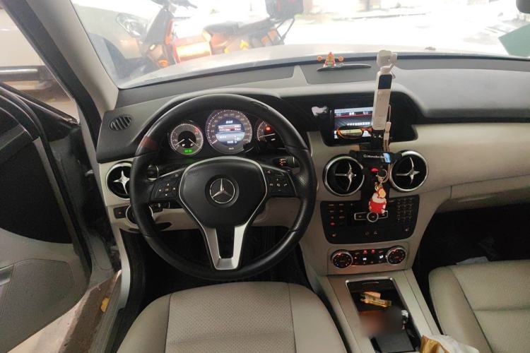 Used Mercedes-Benz GLK-Class 2013 GLK 300 4MATIC Dynamic Sunroof Model Steering Wheel