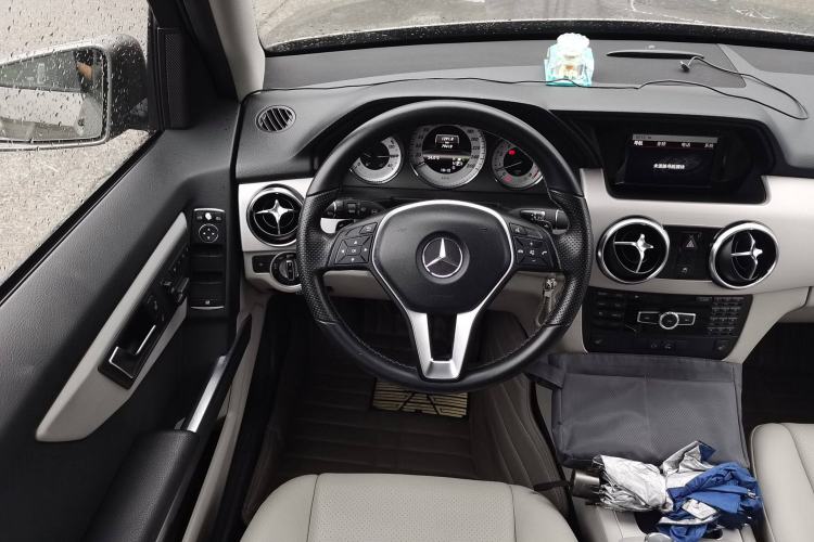 Used Mercedes-Benz GLK-Class 2013 GLK 300 4MATIC Dynamic Edition Steering Wheel
