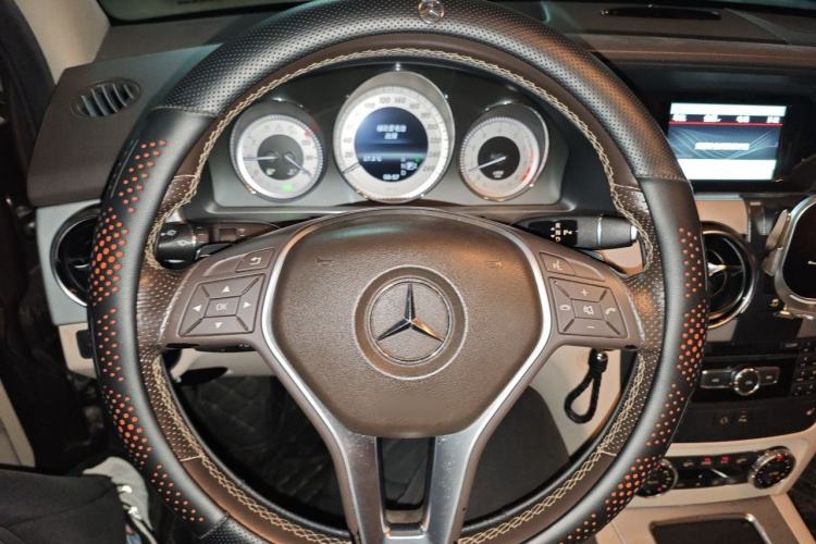 Used Mercedes-Benz GLK-Class 2013 GLK 300 4MATIC Dynamic Edition Steering Wheel