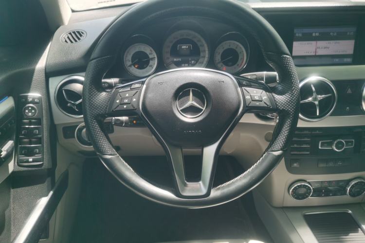 Used Mercedes-Benz GLK-Class 2013 GLK 300 4MATIC Dynamic Sunroof Model Steering Wheel