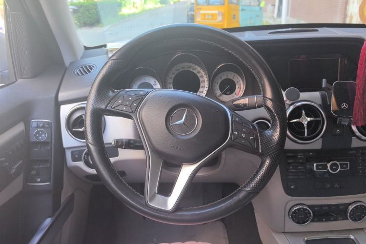 Used Mercedes-Benz GLK-Class 2013 GLK 300 4MATIC Fashion Model Steering Wheel