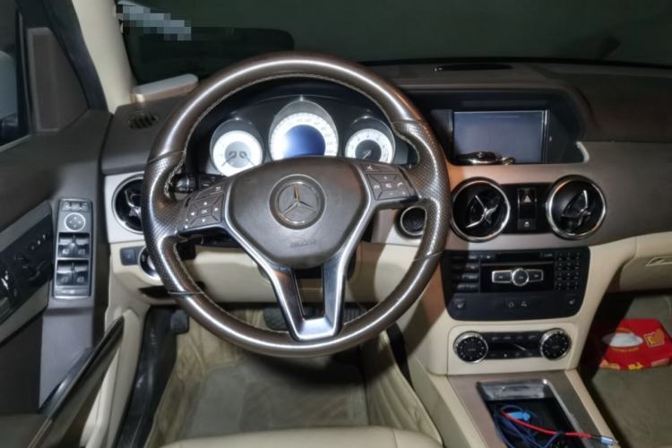 Used Mercedes-Benz GLK-Class 2013 GLK 300 4MATIC Dynamic Edition Steering Wheel