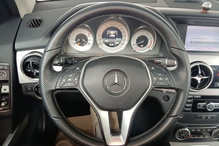 Used Mercedes-Benz GLK-Class 2013 GLK 300 4MATIC Dynamic Sunroof Model Steering Wheel