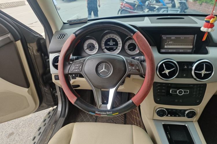 Used Mercedes-Benz GLK-Class 2013 GLK 300 4MATIC Dynamic Edition Steering Wheel