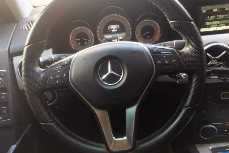 Used Mercedes-Benz GLK-Class 2013 GLK 300 4MATIC Dynamic Sunroof Model Steering Wheel