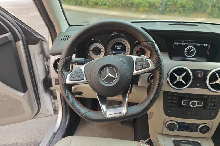Used Mercedes-Benz GLK-Class 2013 GLK 300 4MATIC Dynamic Sunroof Model Steering Wheel