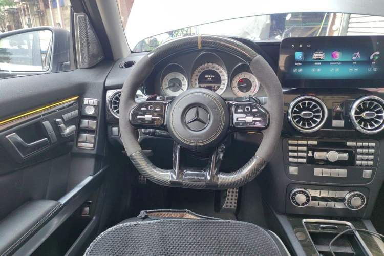 Used Mercedes-Benz GLK-Class 2013 GLK 300 4MATIC Luxury Model Steering Wheel