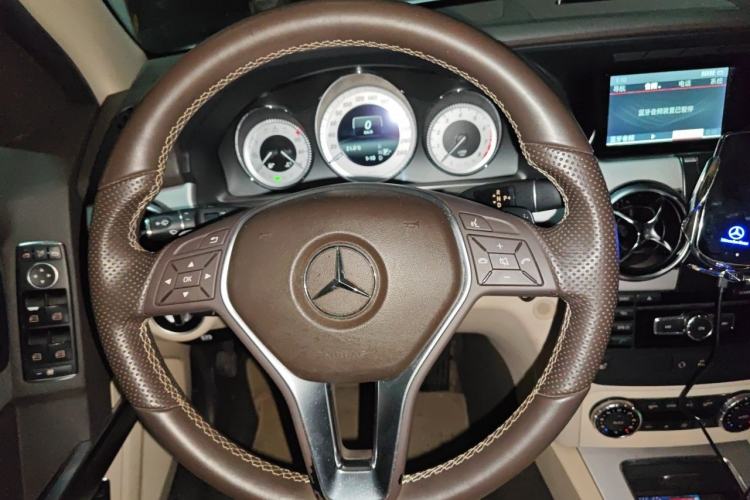 Used Mercedes-Benz GLK-Class 2013 GLK 300 4MATIC Dynamic Sunroof Model Steering Wheel