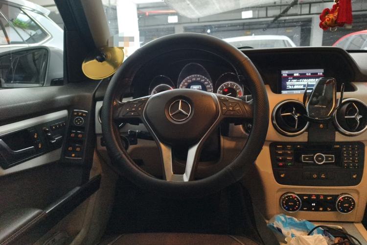 Used Mercedes-Benz GLK-Class 2013 GLK 300 4MATIC Dynamic Edition Steering Wheel