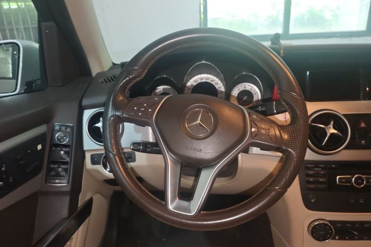 Used Mercedes-Benz GLK-Class 2013 GLK 300 4MATIC Dynamic Edition Steering Wheel