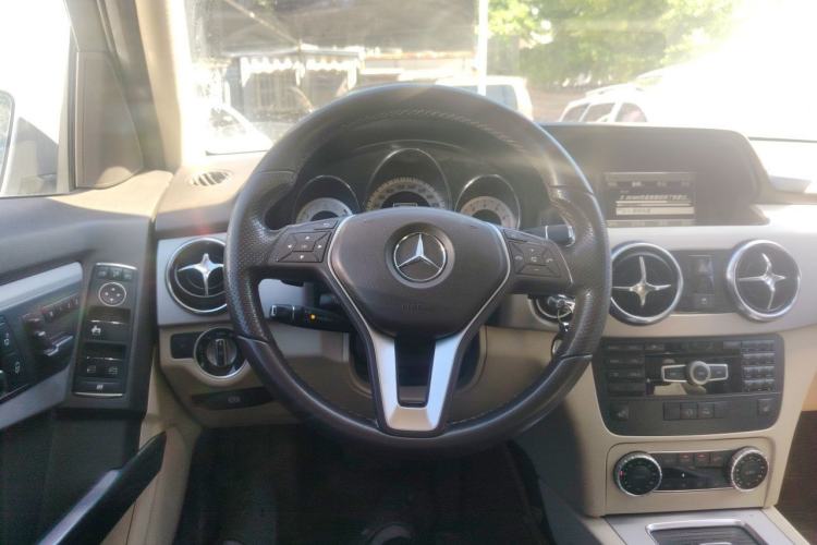 Used Mercedes-Benz GLK-Class 2013 GLK 300 4MATIC Dynamic Edition Steering Wheel