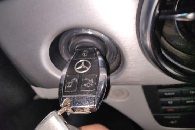 Used Mercedes-Benz GLK-Class 2013 GLK 300 4MATIC Dynamic Sunroof Model Vehicle Key