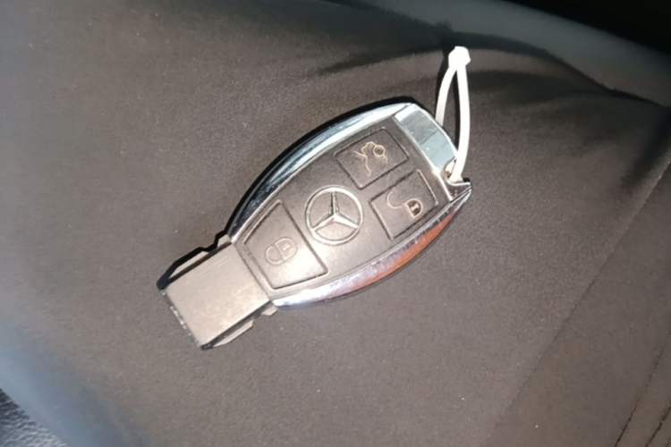 Used Mercedes-Benz GLK-Class 2013 GLK 300 4MATIC Dynamic Sunroof Model Vehicle Key