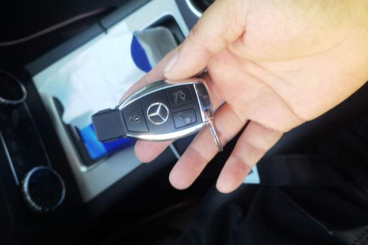 Used Mercedes-Benz GLK-Class 2013 GLK 300 4MATIC Dynamic Sunroof Model Vehicle Key