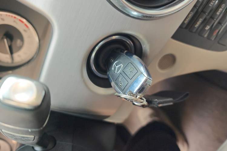 Used Mercedes-Benz GLK-Class 2013 GLK 300 4MATIC Dynamic Sunroof Model Vehicle Key