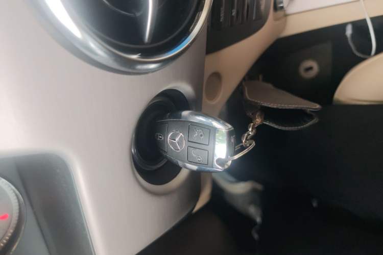 Used Mercedes-Benz GLK-Class 2013 GLK 300 4MATIC Dynamic Sunroof Model Vehicle Key