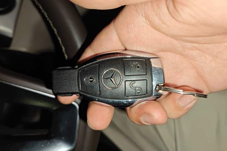 Used Mercedes-Benz GLK-Class 2013 GLK 300 4MATIC Dynamic Sunroof Model Vehicle Key