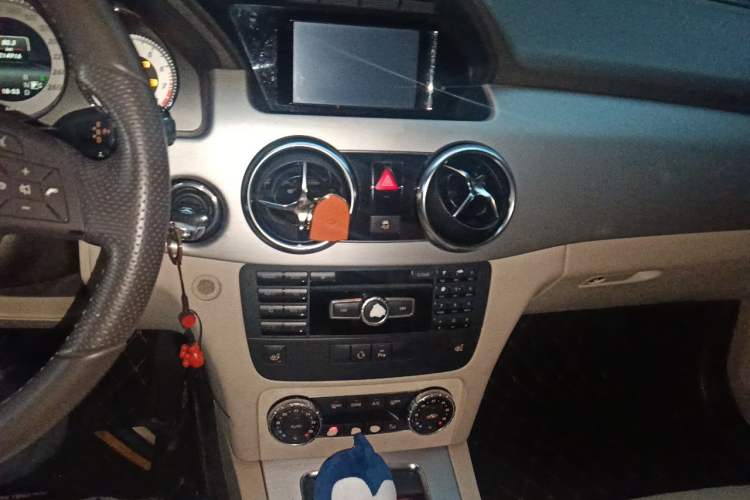 Used Mercedes-Benz GLK-Class 2013 GLK 300 4MATIC Dynamic Edition Audio And AC Panel