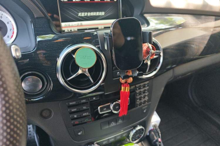 Used Mercedes-Benz GLK-Class 2013 Facelift GLK 300 4MATIC Luxury Edition Audio And AC Panel