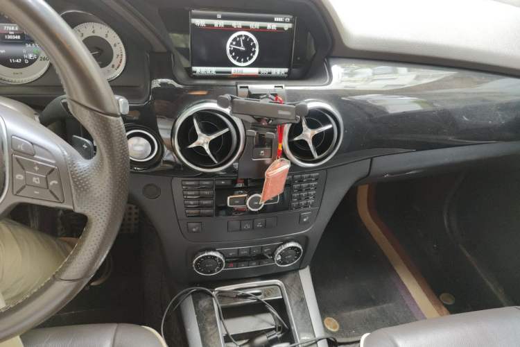 Used Mercedes-Benz GLK-Class 2013 GLK 300 4MATIC Luxury Model Audio And AC Panel