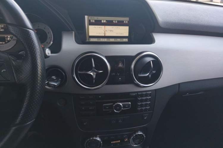 Used Mercedes-Benz GLK-Class 2013 GLK 300 4MATIC Fashion Model Audio And AC Panel