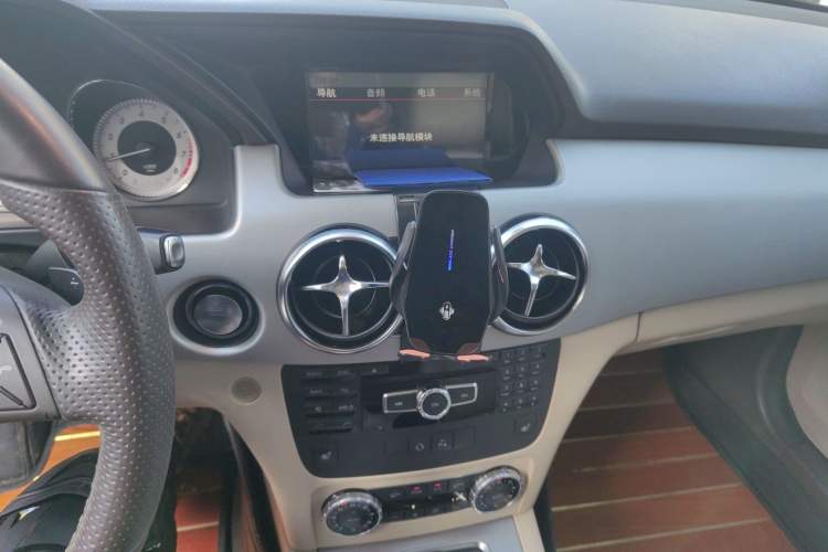 Used Mercedes-Benz GLK-Class 2013 Facelift GLK 300 4MATIC Fashion Edition Audio And AC Panel