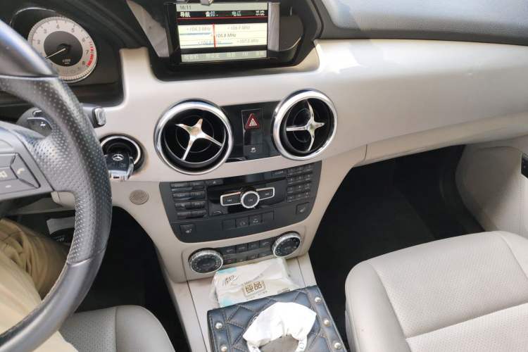 Used Mercedes-Benz GLK-Class 2013 GLK 300 4MATIC Dynamic Sunroof Model Audio And AC Panel