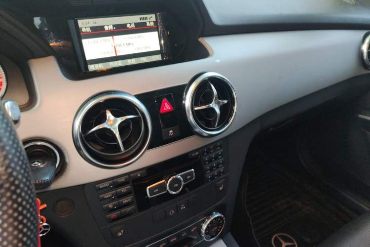 Used Mercedes-Benz GLK-Class 2013 GLK 300 4MATIC Dynamic Sunroof Model Audio And AC Panel