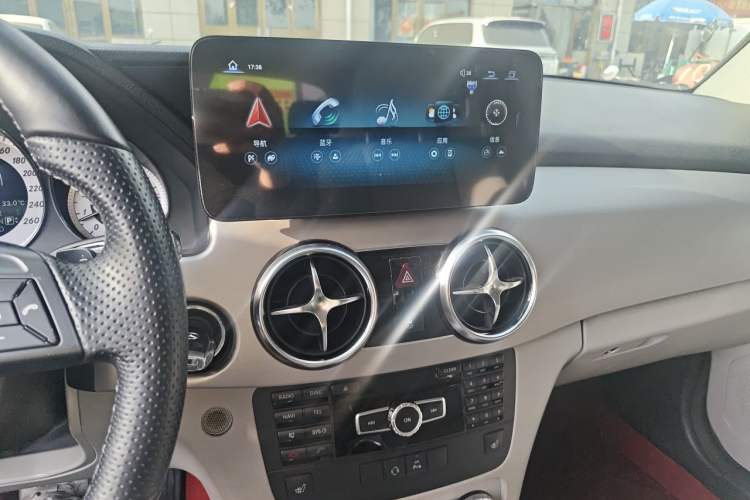 Used Mercedes-Benz GLK-Class 2013 GLK 300 4MATIC Dynamic Sunroof Model Audio And AC Panel