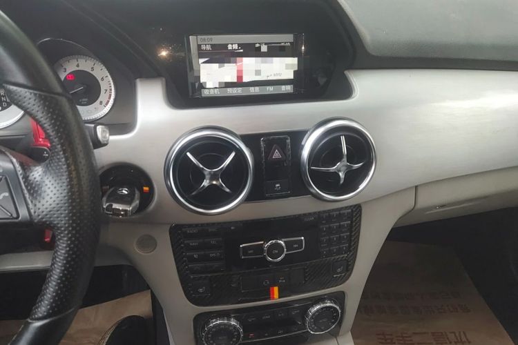 Used Mercedes-Benz GLK-Class 2013 Facelift GLK 300 4MATIC Fashion Edition Audio And AC Panel