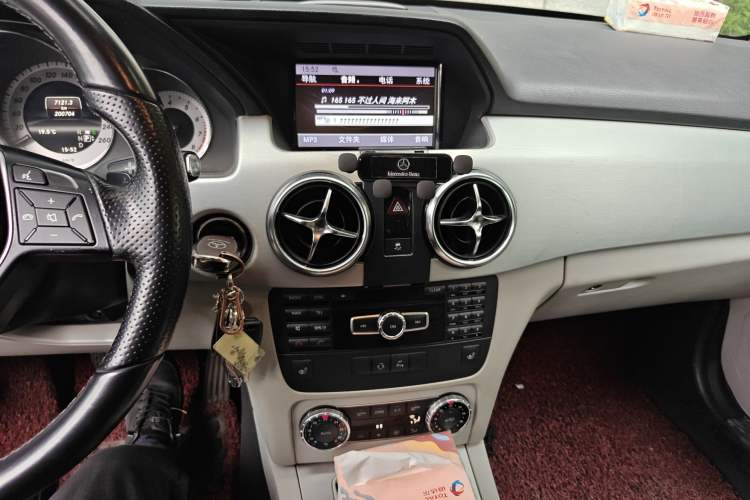 Used Mercedes-Benz GLK-Class 2013 GLK 300 4MATIC Fashion Model Audio And AC Panel