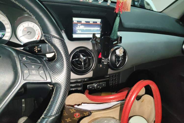 Used Mercedes-Benz GLK-Class 2013 GLK 300 4MATIC Dynamic Edition Audio And AC Panel
