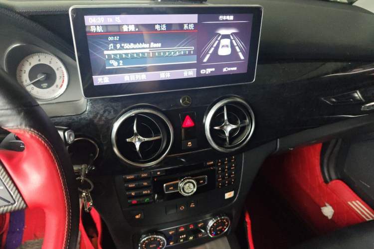 Used Mercedes-Benz GLK-Class 2013 GLK 300 4MATIC Dynamic Edition Audio And AC Panel
