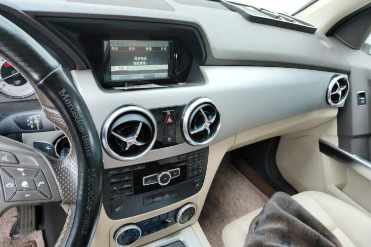 Used Mercedes-Benz GLK-Class 2013 GLK 300 4MATIC Dynamic Sunroof Model Audio And AC Panel