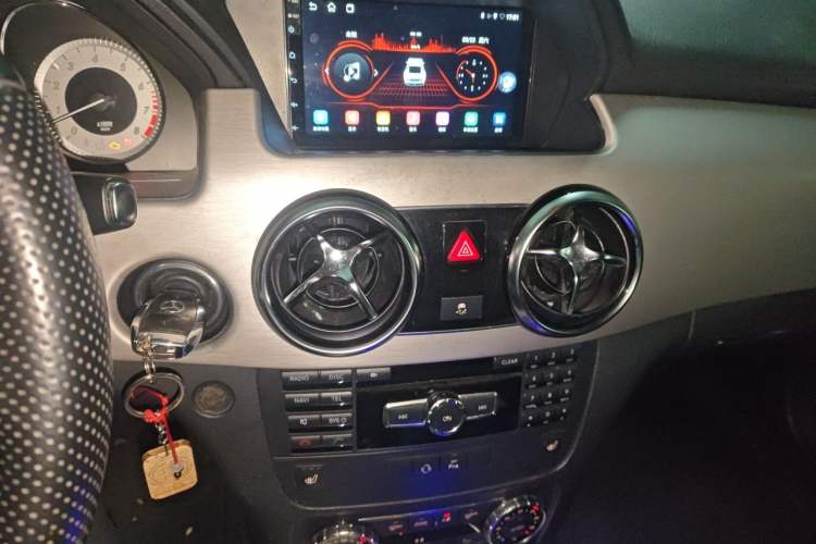 Used Mercedes-Benz GLK-Class 2013 GLK 300 4MATIC Dynamic Edition Audio And AC Panel
