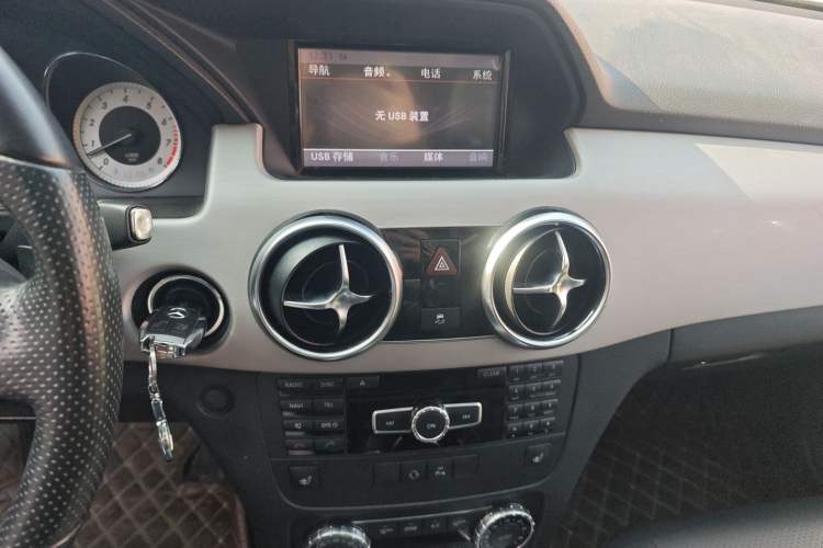 Used Mercedes-Benz GLK-Class 2013 GLK 300 4MATIC Dynamic Sunroof Model Audio And AC Panel