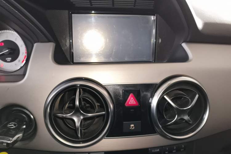 Used Mercedes-Benz GLK-Class 2013 GLK 300 4MATIC Dynamic Sunroof Model Audio And AC Panel