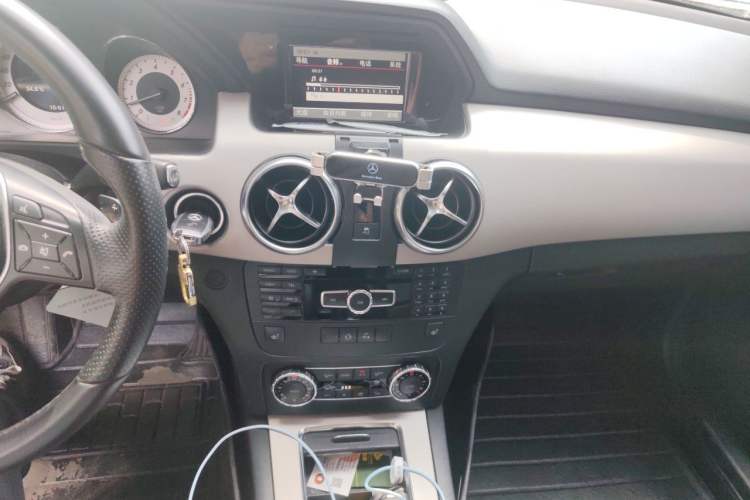 Used Mercedes-Benz GLK-Class 2013 GLK 300 4MATIC Dynamic Edition Audio And AC Panel