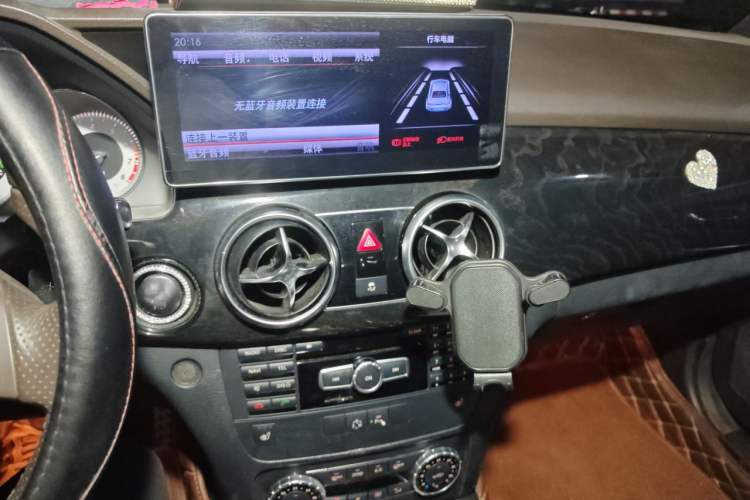 Used Mercedes-Benz GLK-Class 2013 GLK 300 4MATIC Luxury Model Audio And AC Panel