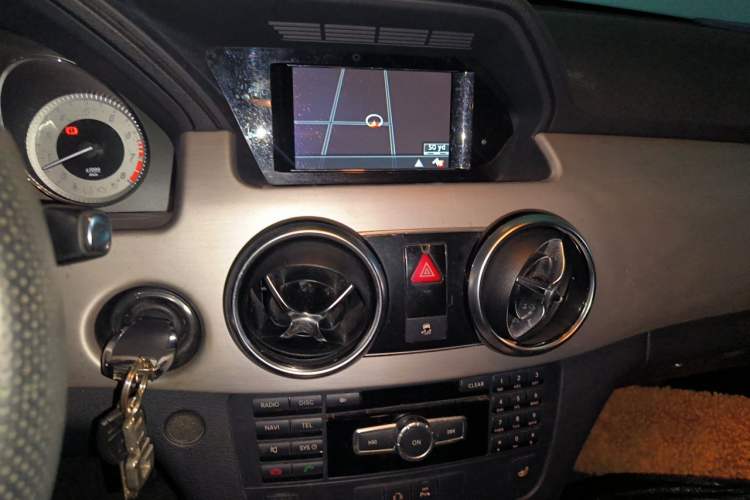 Used Mercedes-Benz GLK-Class 2013 GLK 300 4MATIC Dynamic Sunroof Model Audio And AC Panel