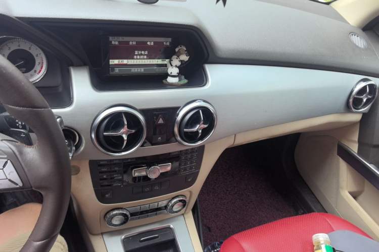 Used Mercedes-Benz GLK-Class 2013 GLK 300 4MATIC Dynamic Sunroof Model Audio And AC Panel