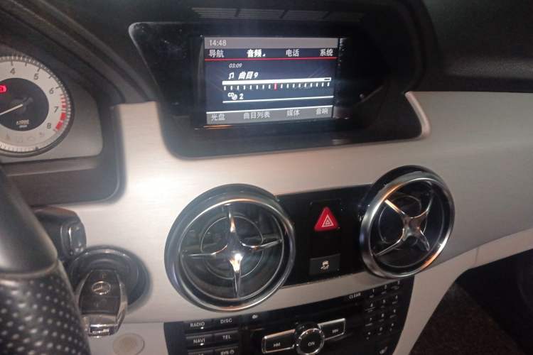 Used Mercedes-Benz GLK-Class 2013 GLK 300 4MATIC Dynamic Edition Audio And AC Panel