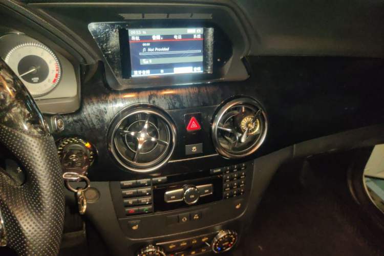 Used Mercedes-Benz GLK-Class 2013 GLK 300 4MATIC Dynamic Edition Audio And AC Panel