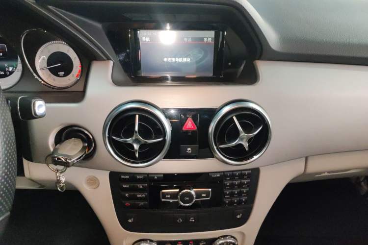 Used Mercedes-Benz GLK-Class 2013 GLK 300 4MATIC Dynamic Sunroof Model Audio And AC Panel