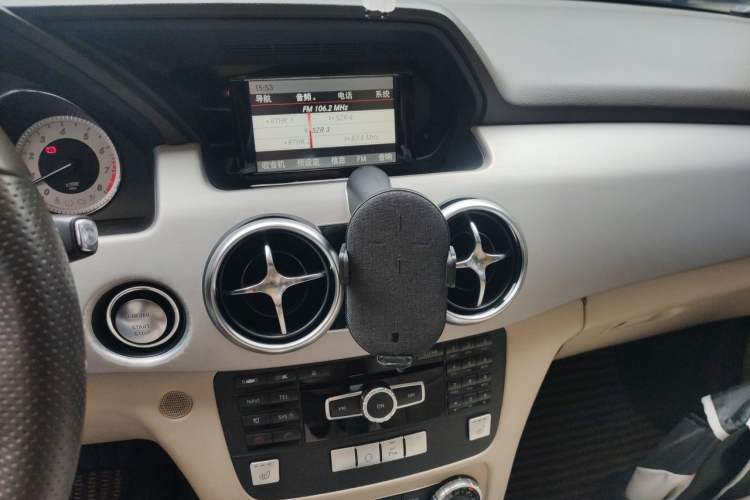 Used Mercedes-Benz GLK-Class 2013 Facelift GLK 300 4MATIC Fashion Edition Audio And AC Panel