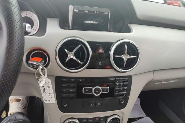 Used Mercedes-Benz GLK-Class 2013 GLK 300 4MATIC Dynamic Sunroof Model Audio And AC Panel