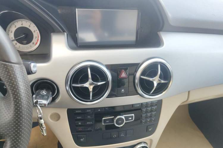 Used Mercedes-Benz GLK-Class 2013 GLK 300 4MATIC Dynamic Sunroof Model Audio And AC Panel