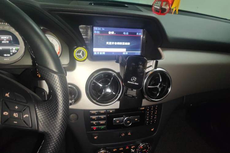 Used Mercedes-Benz GLK-Class 2013 GLK 300 4MATIC Dynamic Edition Audio And AC Panel
