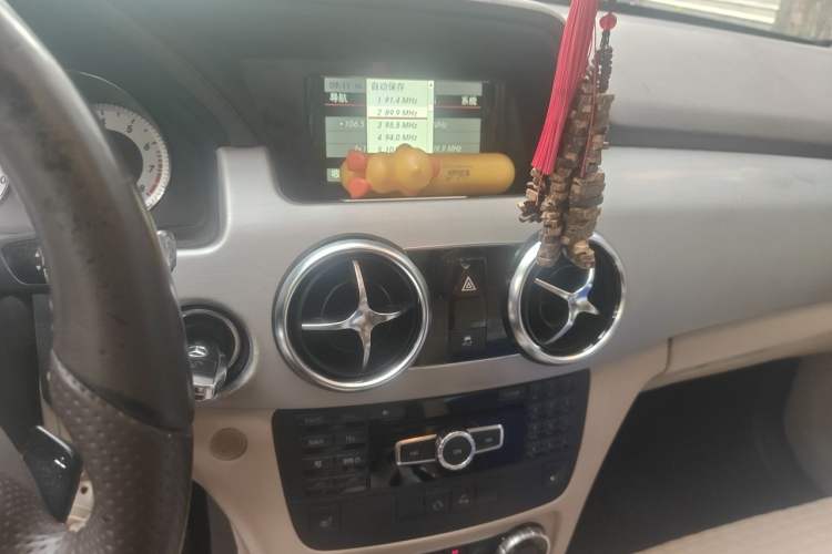 Used Mercedes-Benz GLK-Class 2013 GLK 300 4MATIC Dynamic Edition Audio And AC Panel